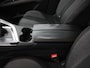 Peugeot 3008 1.2 PureTech Active Apple Carplay/Android Auto, Bluetooth, Navigatie, Cruise control, Rijstrooksensor, Parkeersensor achter, Buitenspiegels elektrisch verstel- en verwarmbaar Hoge instap met veel ruimte in de auto. Luxe suv met alles erop en eraan.
