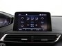 Peugeot 3008 1.2 PureTech Active Apple Carplay/Android Auto, Bluetooth, Navigatie, Cruise control, Rijstrooksensor, Parkeersensor achter, Buitenspiegels elektrisch verstel- en verwarmbaar Hoge instap met veel ruimte in de auto. Luxe suv met alles erop en eraan.