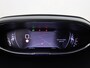 Peugeot 3008 1.2 PureTech Active Apple Carplay/Android Auto, Bluetooth, Navigatie, Cruise control, Rijstrooksensor, Parkeersensor achter, Buitenspiegels elektrisch verstel- en verwarmbaar Hoge instap met veel ruimte in de auto. Luxe suv met alles erop en eraan.