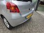 Toyota Yaris 1.3 VVTi Aspiration | 2E EIGENAAR | 12MND GARANTIE | AIRCO | ELEC RAMEN | LMV | NW APK |