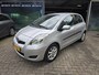 Toyota Yaris 1.3 VVTi Aspiration | 2E EIGENAAR | 12MND GARANTIE | AIRCO | ELEC RAMEN | LMV | NW APK |