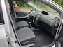 Toyota Yaris 1.3 VVTi Aspiration | 2E EIGENAAR | 12MND GARANTIE | AIRCO | ELEC RAMEN | LMV | NW APK |