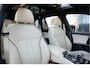 BMW X5 xDrive40i | High Executive | M Sportpakket | Panoramadak | 22" LM Velgen | Dubbel Luchtvering | Laserlight | Harman Kardon | Driving Ass. Pro | Trekhaak | Head-Up Display | Active Steering | Soft Close | Clarity Glass |