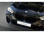 BMW X5 xDrive40i | High Executive | M Sportpakket | Panoramadak | 22" LM Velgen | Dubbel Luchtvering | Laserlight | Harman Kardon | Driving Ass. Pro | Trekhaak | Head-Up Display | Active Steering | Soft Close | Clarity Glass |