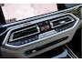 BMW X5 xDrive40i | High Executive | M Sportpakket | Panoramadak | 22" LM Velgen | Dubbel Luchtvering | Laserlight | Harman Kardon | Driving Ass. Pro | Trekhaak | Head-Up Display | Active Steering | Soft Close | Clarity Glass |