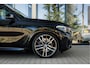 BMW X5 xDrive40i | High Executive | M Sportpakket | Panoramadak | 22" LM Velgen | Dubbel Luchtvering | Laserlight | Harman Kardon | Driving Ass. Pro | Trekhaak | Head-Up Display | Active Steering | Soft Close | Clarity Glass |