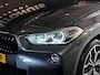 BMW X2 SDrive20i High Executive M Edition Pano/ Memory/ Keyless/ ACC/ Carplay/ Harman Kardon/ Headup/ Ambiance/ PDC/ 19"