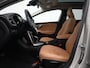 Volvo V40 Cross Country 1.5 T3 Polar+ Luxury | ZGAN - 17.999 km!! | Leder | Harman/Kardon | Panoramadak | Camera | Stoelverwarming | Cruise Control | LED