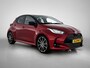Toyota Yaris 1.5 Hybrid GR Sport + | JBL | Head-Up Display | Stoel+stuurverwarming | dodehoek detectie | Parkeersensoren voor+achter |