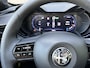 Alfa Romeo Junior Elettrica 54 kWh | ACCU 97% | AppleCarPlay/Android | Climate control | Parkeersensoren | 18'' LM velgen
