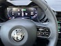 Alfa Romeo Junior Elettrica 54 kWh | ACCU 97% | AppleCarPlay/Android | Climate control | Parkeersensoren | 18'' LM velgen