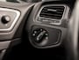 Volkswagen Golf 1.0 TSI Sportline (APPLE CARPLAY, GROOT NAVI, CLIMATE, PARKEERSENSOREN, LM VELGEN, SPORTSTOELEN, CRUISE, NIEUWE APK, NIEUWSTAAT)