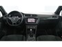 Volkswagen Tiguan 1.5 TSI 150pkAutomaat Highline Business R / Panoramadak / Camera / Full-LED / 19"Lm 340