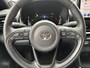 Toyota Yaris Cross HYBRID 115 FIRST EDITION PARK-SENSOREN STOEL/STUURVERWARMING 17" LM-VELGEN ALL-SEASONS KEYLESS