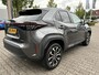 Toyota Yaris Cross HYBRID 115 FIRST EDITION PARK-SENSOREN STOEL/STUURVERWARMING 17" LM-VELGEN ALL-SEASONS KEYLESS