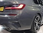 BMW 3-Serie 330i M SPORT / PANODAK / HARMANKARDON / MEMORY / ACC / STUURVW / 19"
