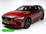 Volvo V60 2.0 T8 Twin Engine AWD R-Design | Stoel-, Stuur- & Achterbank verw. | Elec. trekhaak | 360 Camera | Elec. klep | Pilot assist, All season banden, Led, PDC V+A. Apple Carplay, Android auto