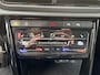 Volkswagen T-Roc 1.5 TSI 150pk DSG R-Line / Black style / Virtual cockpit / Afneembare trekhaak / IQ Led / Elek Achterklep / 19'' LMV