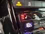 Volkswagen T-Roc 1.5 TSI 150pk DSG R-Line / Black style / Virtual cockpit / Afneembare trekhaak / IQ Led / Elek Achterklep / 19'' LMV