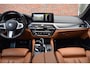 BMW 5-Serie 530i 252PK AUT M-SPORT FACELIFT / SCHUIDFAK / ORG.NED / LASER / NAP / SFEERVERLICHTING / 20INCH / CARPLAY / DEALER-OH