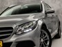 Mercedes-Benz C-klasse 180 Sport Automaat (NAVIGATIE, LEDER, CAMERA, STOELVERWARMING, SPORTSTOELEN, GETINT GLAS, ELEKTISCHE ACHTERKLEP, TREKHAAK, NIEUWE APK, NIEUWSTAAT)