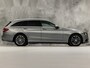 Mercedes-Benz C-klasse 180 Sport Automaat (NAVIGATIE, LEDER, CAMERA, STOELVERWARMING, SPORTSTOELEN, GETINT GLAS, ELEKTISCHE ACHTERKLEP, TREKHAAK, NIEUWE APK, NIEUWSTAAT)