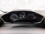Peugeot 2008 1.2 PureTech Allure Sport 131Pk Automaat (APPLE CARPLAY, GROOT NAVI, 360 CAMERA, STOELVERWARMING, KEYLESS, SPORTSTOELEN, GETINT GLAS, CRUISE, NIEUWSTAAT)