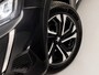 Peugeot 2008 1.2 PureTech Allure Sport 131Pk Automaat (APPLE CARPLAY, GROOT NAVI, 360 CAMERA, STOELVERWARMING, KEYLESS, SPORTSTOELEN, GETINT GLAS, CRUISE, NIEUWSTAAT)