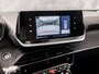 Peugeot 2008 1.2 PureTech Allure Sport 131Pk Automaat (APPLE CARPLAY, GROOT NAVI, 360 CAMERA, STOELVERWARMING, KEYLESS, SPORTSTOELEN, GETINT GLAS, CRUISE, NIEUWSTAAT)