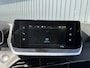 Peugeot e-2008 EV Active Pack 50 kWh Apple Carplay | Android Auto | Parkeersensoren | Cruise Control | Climate Control | SOH 98,7%
