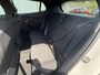 Peugeot e-2008 EV Active Pack 50 kWh Apple Carplay | Android Auto | Parkeersensoren | Cruise Control | Climate Control | SOH 98,7%