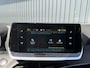 Peugeot e-2008 EV Active Pack 50 kWh Apple Carplay | Android Auto | Parkeersensoren | Cruise Control | Climate Control | SOH 98,7%