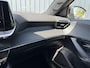 Peugeot e-2008 EV Active Pack 50 kWh Apple Carplay | Android Auto | Parkeersensoren | Cruise Control | Climate Control | SOH 98,7%