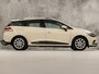 Renault Clio Estate 0.9 TCe Intens (NAVIGATIE, CLIMATE, LEDER, TREKHAAK, SPORTSTOELEN, PARKEERSENSOREN, CRUISE, NIEUWSTAAT)