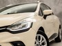 Renault Clio Estate 0.9 TCe Intens (NAVIGATIE, CLIMATE, LEDER, TREKHAAK, SPORTSTOELEN, PARKEERSENSOREN, CRUISE, NIEUWSTAAT)