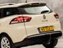 Renault Clio Estate 0.9 TCe Intens (NAVIGATIE, CLIMATE, LEDER, TREKHAAK, SPORTSTOELEN, PARKEERSENSOREN, CRUISE, NIEUWSTAAT)
