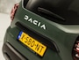 Dacia Duster 1.3 TCe 150 Journey 150Pk Automaat (APPLE CARPLAY, GROOT NAVI, CLIMATE, CAMERA, SPORTSTOELEN, TREKHAAK, GETINT GLAS, CRUISE, NIEUWSTAAT)