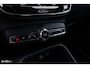 Volvo XC40 1.5 T5 Twin Engine Inscription | Zwenkbare trekhaak | Adaptieve cruise | Blis | Memory |
