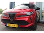 Alfa Romeo Junior ELETTRICA SPECIALE 156PK 54 kWh | PANORAMISCH SCHUIF/KANTEL DAK | BICOLOR DAK (ZWART DAK) | WARMTEPOMP | TECHNOLOGIE PAKKET (O.A. FULL LED ADAPTIVE MATRIX KOPLAMPEN/DODEHOEK DETECTIE/DRAADLOZE TELEFOONLADER/ACHTERUITRIJ CAMERA/PARKEERSENSOREN VOOR, ACHTER,ZIJKANT) | DRAADLOZE APPLE CARPLAY/ANDROID AUTO | CLIMATE CONTROL | ELEKTRISCH BEDIENBARE ACHTERKLEP | STOEL VERWARMING | ELEKTRISCH BEDIENBARE VOORSTOEL MET MASSAGE FUNCTIE | VERKEERSBORDEN HERKENNING | ADAPTIVE CRUISE CONTROL | KEYLESS ENTRY/START | VOORRUIT VERWARMING |