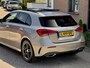Mercedes-Benz A-klasse 180 AUT7 AMG-LINE.PANODAK PANODAK LEDER NAVI CAMERA VIRTUAL-DASH APPLE-CARPLAY LED LMV PDC