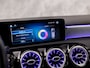 Mercedes-Benz A-klasse 200 AMG Sport 163Pk Automaat (GROOT NAVI, SFEERVERLICHTING, CAMERA, LEDER, STOELVERWARMING, SPORTSTOELEN, GETINT GLAS, LANE ASSIST, NIEUWE APK, NIEUWSTAAT)