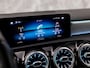 Mercedes-Benz A-klasse 200 AMG Sport 163Pk Automaat (GROOT NAVI, SFEERVERLICHTING, CAMERA, LEDER, STOELVERWARMING, SPORTSTOELEN, GETINT GLAS, LANE ASSIST, NIEUWE APK, NIEUWSTAAT)