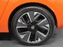 Opel Corsa-e Ultimate 50kWh 136PK | 1ste eigenaar | AppleCarplay/AndroidAuto | ACCU 95% | Glazen dak | LEER/Alcantara | Camera | Navigatie | matrixLED | Stuur/stoelverwarming | AUTOMAAT | Parkeersensoren | Two-Tone | Warmtepomp |Keyless | Isofix | Privacy Glass | Trekhaak |
