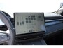 Lynk & Co 01 276PK Automaat Core / Adaptieve cruise control / Stoel - en stuurwielverwarming / Parkeersensoren met camera / Apple carplay / Trekhaak / Metallic lak / 19" lichtmetalen velgen