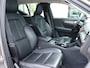 Volvo XC40 2.0 B4 Inscription | Stoel en stuurverwarming | Wegklapbare trekhaak | Elektrische kofferbakklep | Achteruitrijcamera | Lederen interieur |