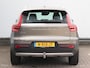 Volvo XC40 2.0 B4 Inscription | Stoel en stuurverwarming | Wegklapbare trekhaak | Elektrische kofferbakklep | Achteruitrijcamera | Lederen interieur |