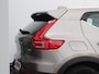 Volvo XC40 2.0 B4 Inscription | Stoel en stuurverwarming | Wegklapbare trekhaak | Elektrische kofferbakklep | Achteruitrijcamera | Lederen interieur |