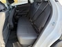 Hyundai Kona 1.6 GDI HEV Comfort Plus / €4.000,- Voordeel / Elektrische Achterklep / Stoel Verwarming V+A / Stuur Verwarming / Keyless / Adaptive Cruise / Navigatie / Apple Carplay&Android Auto /