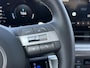 Hyundai Kona 1.6 GDI HEV Comfort Plus / €4.000,- Voordeel / Elektrische Achterklep / Stoel Verwarming V+A / Stuur Verwarming / Keyless / Adaptive Cruise / Navigatie / Apple Carplay&Android Auto /