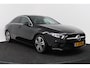 Mercedes-Benz A-klasse 180 Business Solution Luxury (SFEERVERLICHTING, TREKHAAK UITKLAPBAAR, STOELVERWARMING, 1e EIGENAAR, CAMERA)